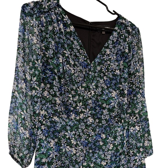 Karl Lagerfeld Paris Women's Floral V-Neck Dress Size 6 - Picture 2 of 11